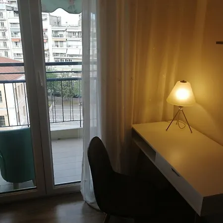 On Clock Square D2 *