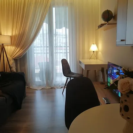 On Clock Square D2 *