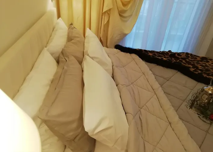 On Clock Square D2 * Karaferye