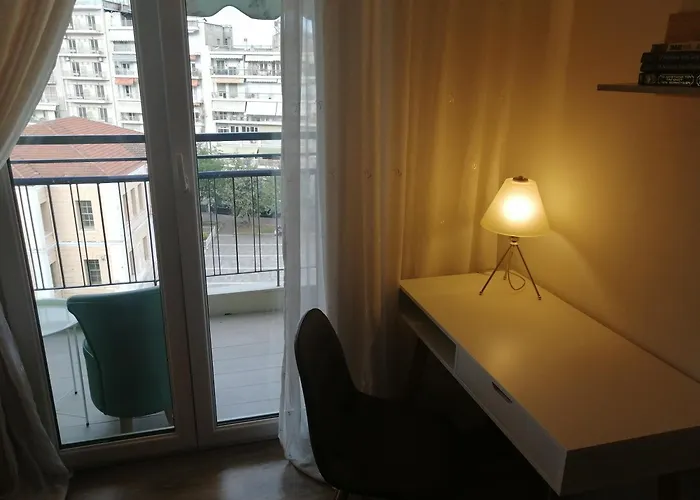 On Clock Square D2 *